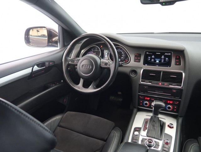 Audi Q7  3.0 TDI S-Line