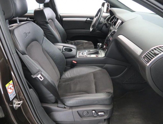 Audi Q7  3.0 TDI S-Line