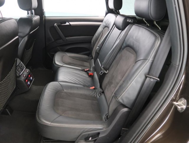 Audi Q7  3.0 TDI S-Line