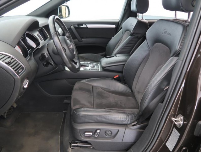 Audi Q7  3.0 TDI S-Line