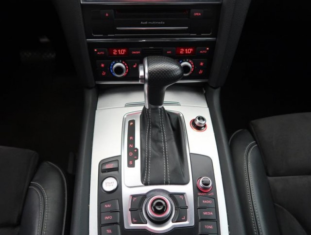 Audi Q7  3.0 TDI S-Line