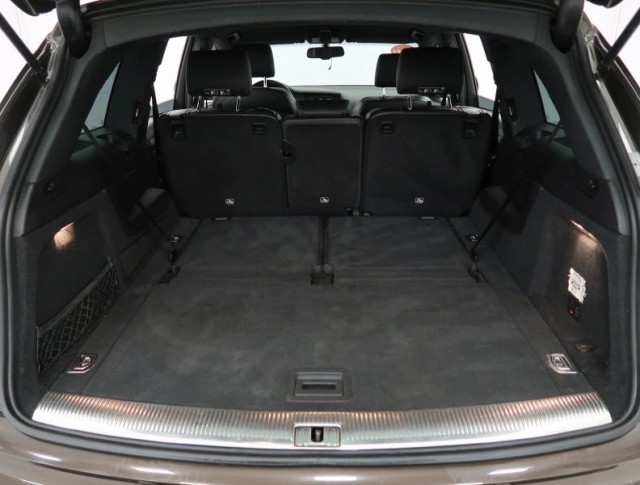 Audi Q7  3.0 TDI S-Line