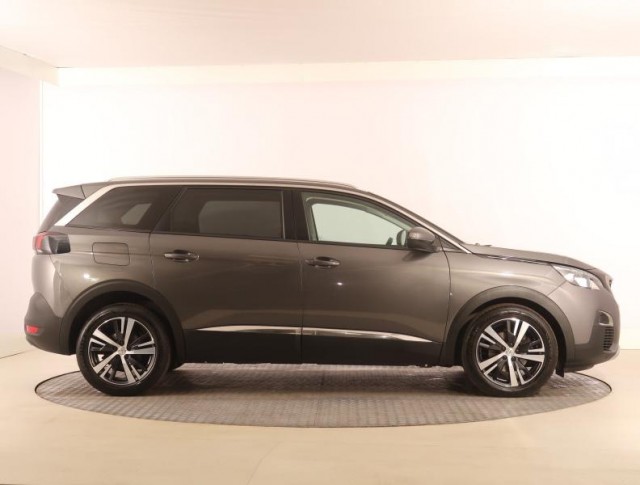 Peugeot 5008  1.5 BlueHDi Allure