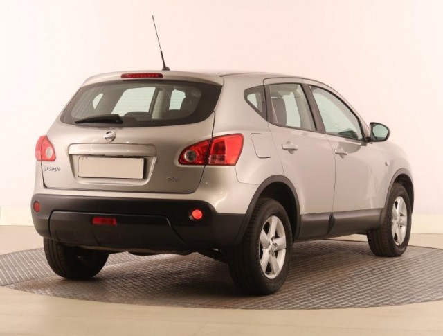 Nissan Qashqai  2.0 dCi 