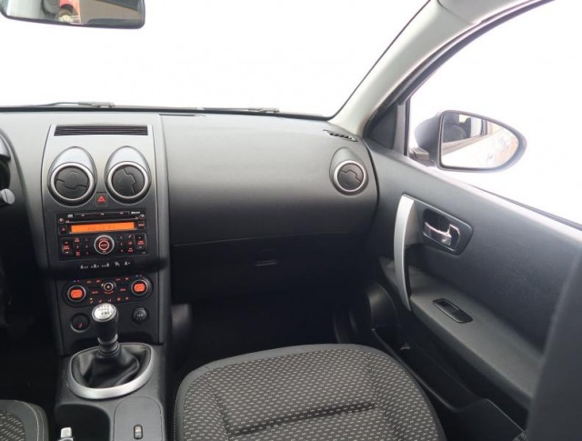 Nissan Qashqai  2.0 dCi 