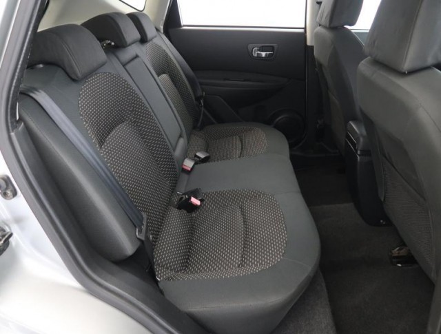 Nissan Qashqai  2.0 dCi 