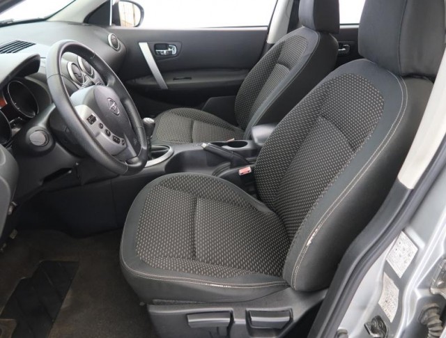 Nissan Qashqai  2.0 dCi 
