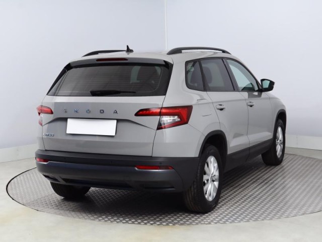 Škoda Karoq  1.0 TSI Active