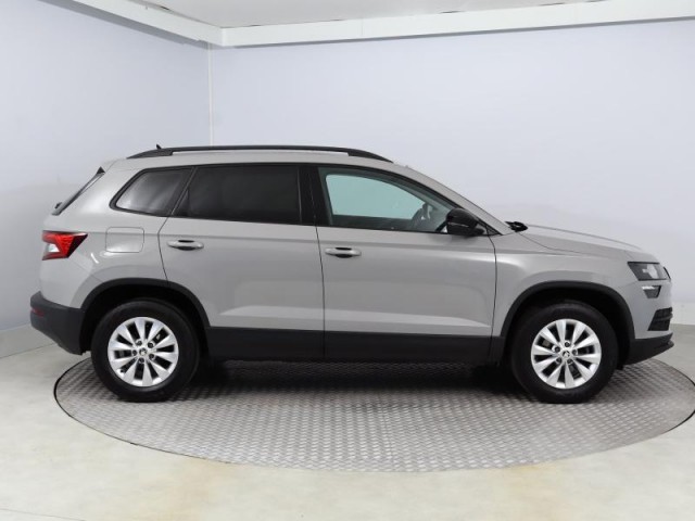 Škoda Karoq  1.0 TSI Active