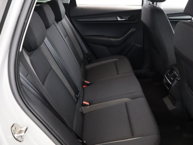 Škoda Karoq  1.0 TSI Active