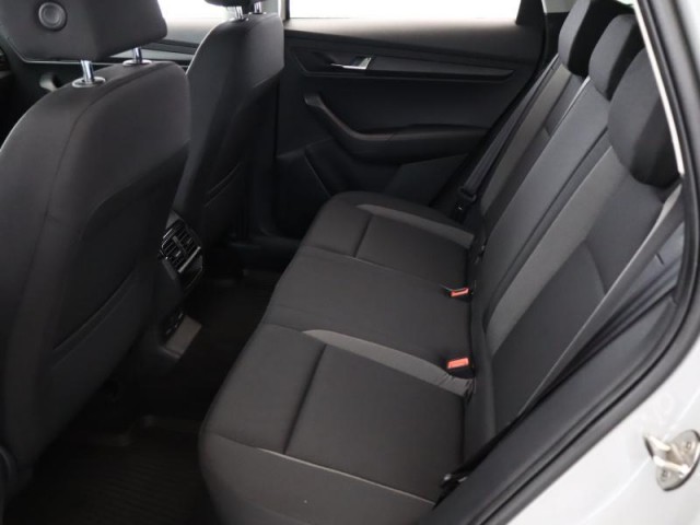 Škoda Karoq  1.0 TSI Active
