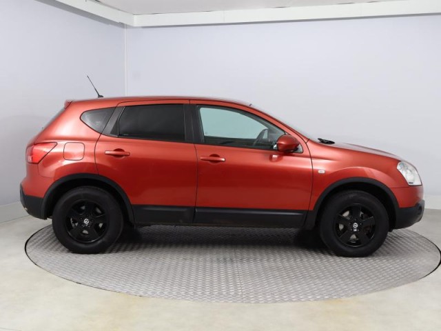 Nissan Qashqai  1.6 