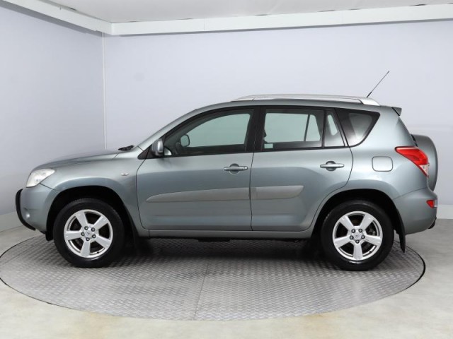 Toyota RAV 4  2.0 VVT-i 