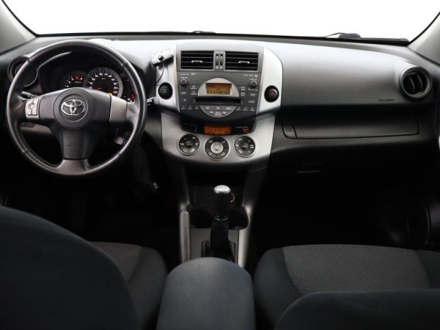Toyota RAV 4  2.0 VVT-i 