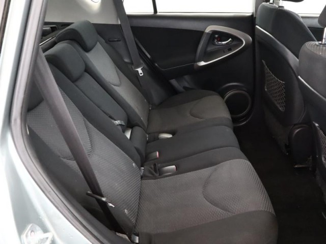 Toyota RAV 4  2.0 VVT-i 
