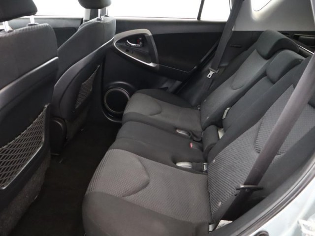 Toyota RAV 4  2.0 VVT-i 