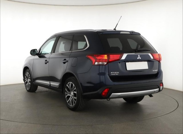 Mitsubishi Outlander  2.2 DI-D 