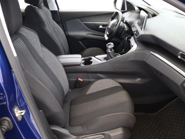 Peugeot 3008  1.5 BlueHDi 