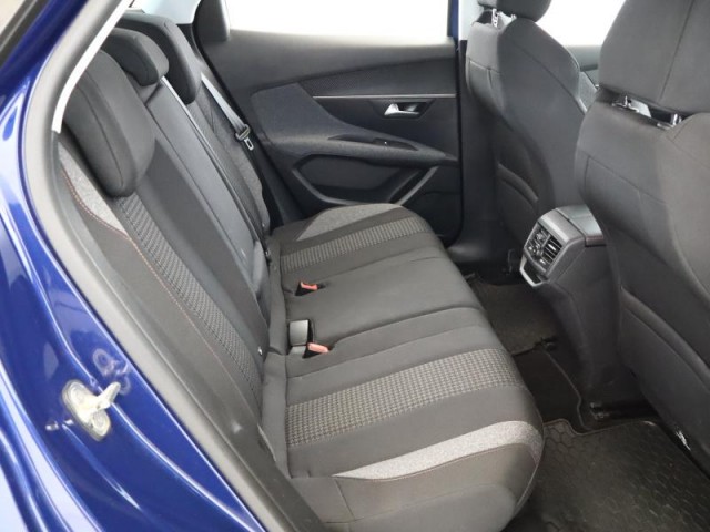 Peugeot 3008  1.5 BlueHDi 