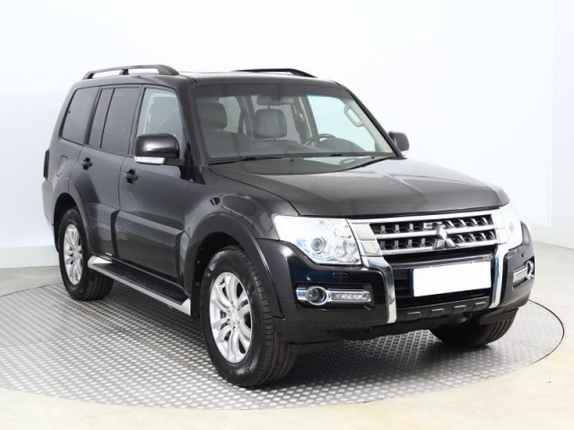 Mitsubishi Pajero  3.2 DI-D 