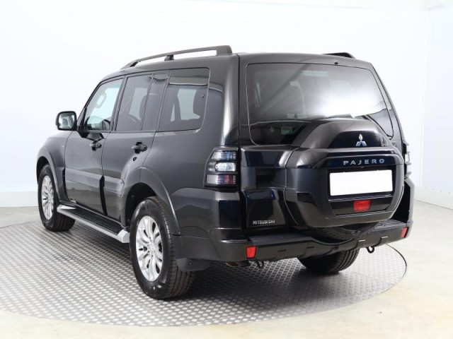 Mitsubishi Pajero  3.2 DI-D 