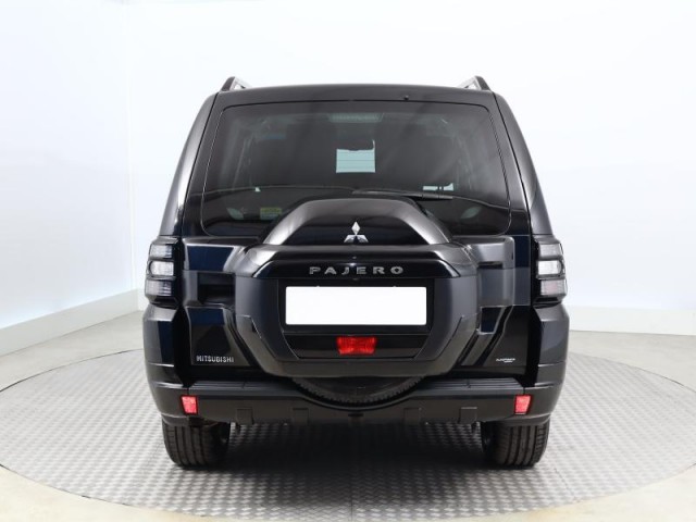 Mitsubishi Pajero  3.2 DI-D 
