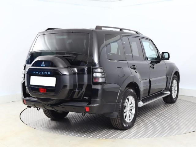 Mitsubishi Pajero  3.2 DI-D 