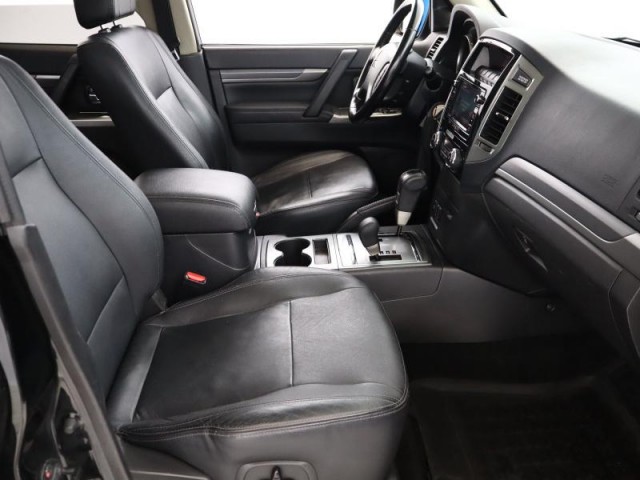 Mitsubishi Pajero  3.2 DI-D 