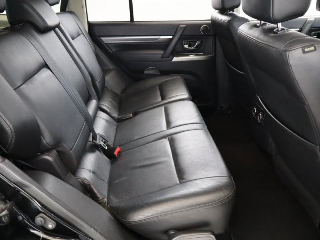 Mitsubishi Pajero  3.2 DI-D 