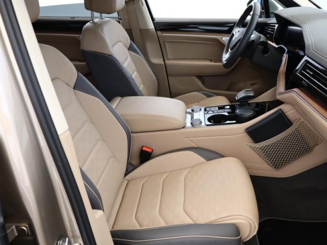 Volkswagen Touareg  3.0 TDI 