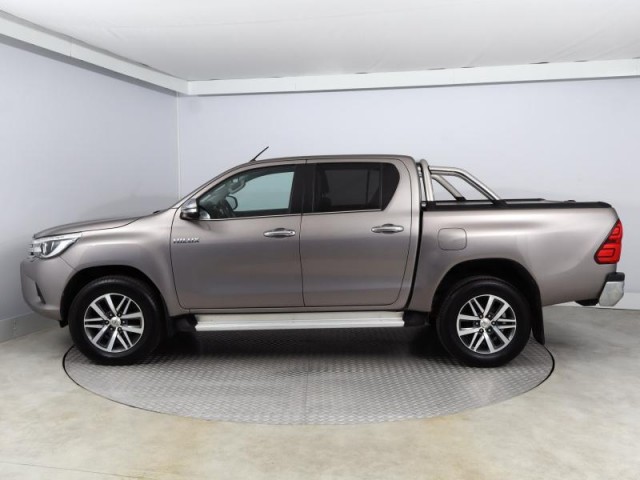 Toyota Hilux  2.4 D-4D Executive