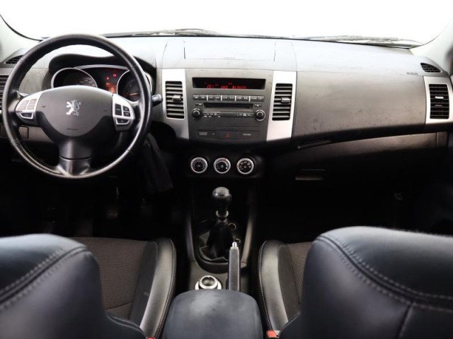 Peugeot 4007  2.2 HDI 