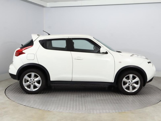 Nissan Juke  1.6 i 