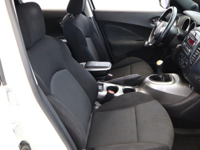 Nissan Juke  1.6 i 