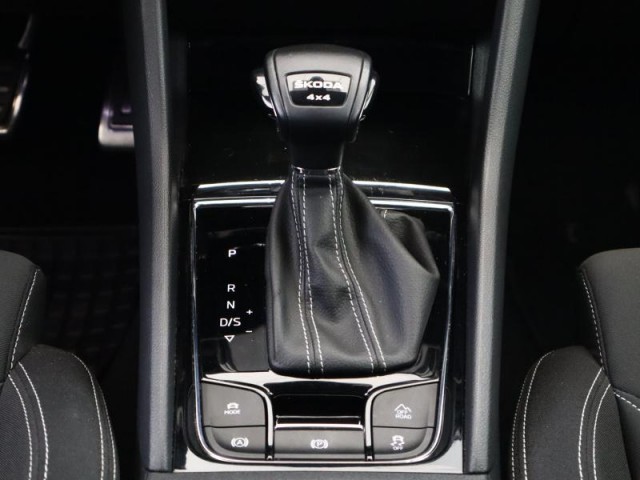 Škoda Karoq  2.0 TSI Sportline