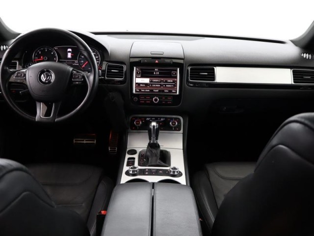 Volkswagen Touareg  3.0 TDI Business