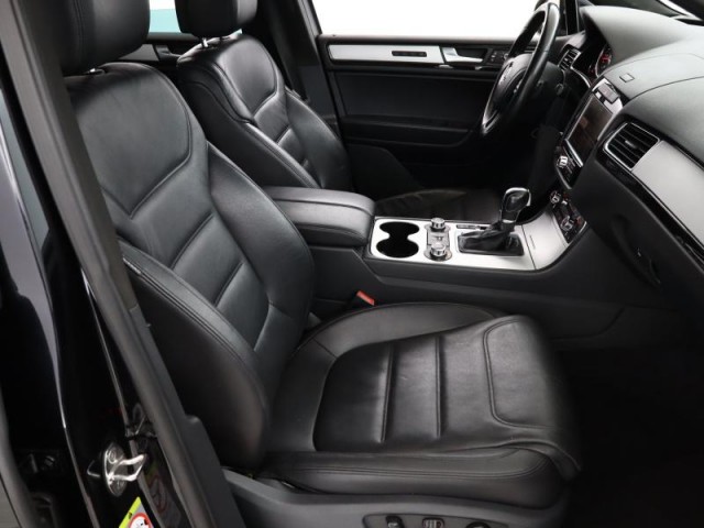 Volkswagen Touareg  3.0 TDI Business