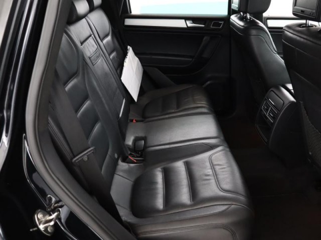 Volkswagen Touareg  3.0 TDI Business