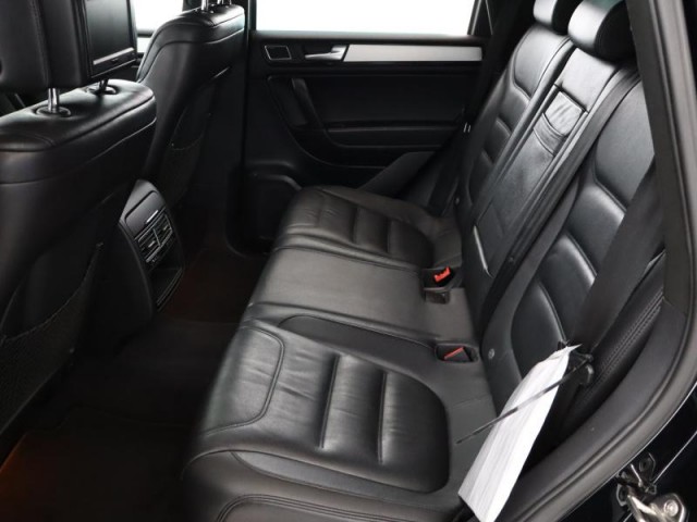 Volkswagen Touareg  3.0 TDI Business
