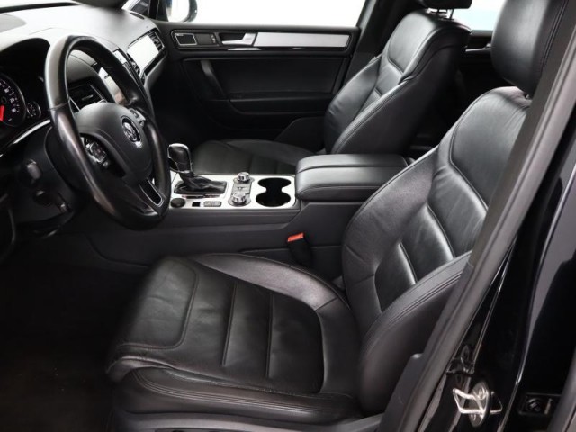 Volkswagen Touareg  3.0 TDI Business