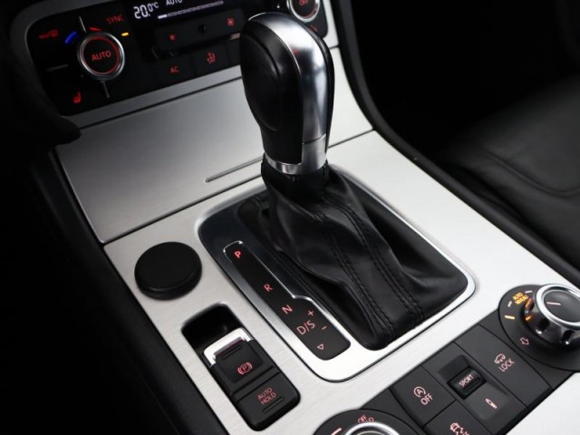 Volkswagen Touareg  3.0 TDI Business