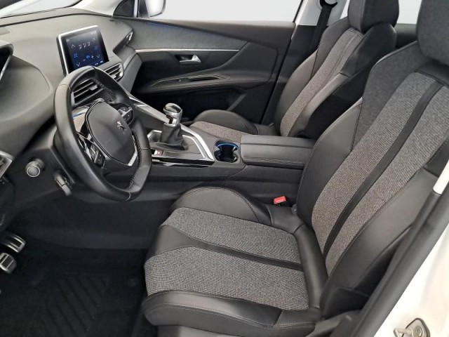 Peugeot 3008  1.2 PureTech 