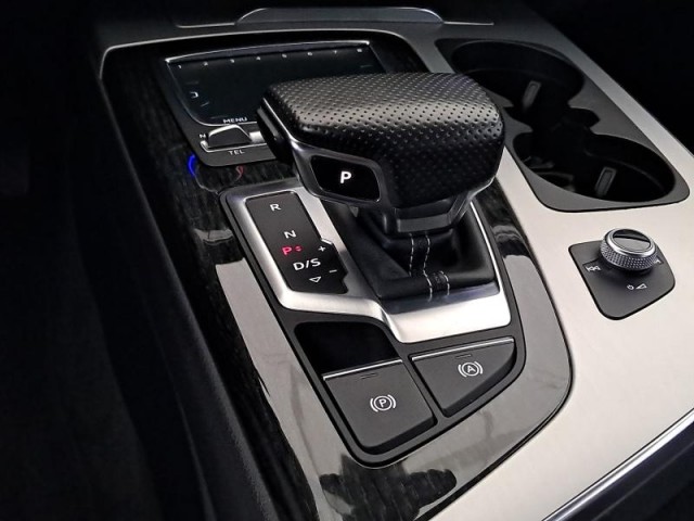 Audi Q7  3.0 TDI 