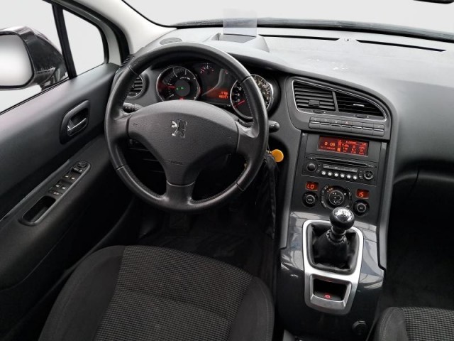 Peugeot 5008  1.6 HDi 