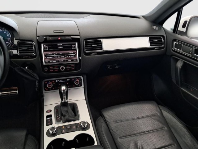 Volkswagen Touareg  3.0 TDI 