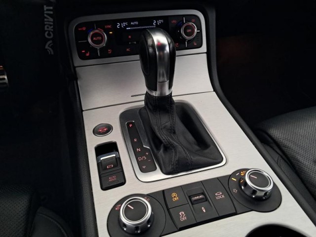 Volkswagen Touareg  3.0 TDI 