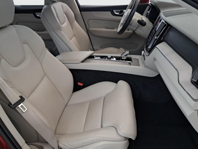 Volvo XC60  B5 AWD 