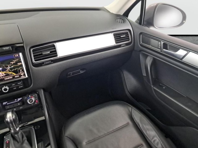 Volkswagen Touareg  3.0 TDI 