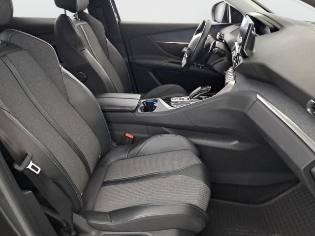 Peugeot 3008  1.5 BlueHDi 