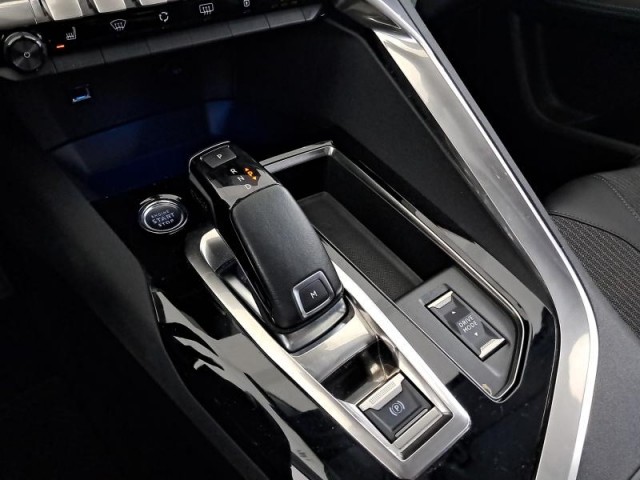 Peugeot 3008  1.5 BlueHDi 